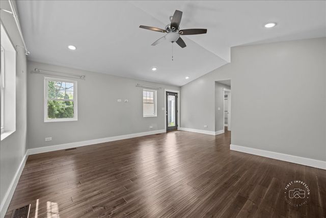 51 Burgess Road, Geneva, IL 60134