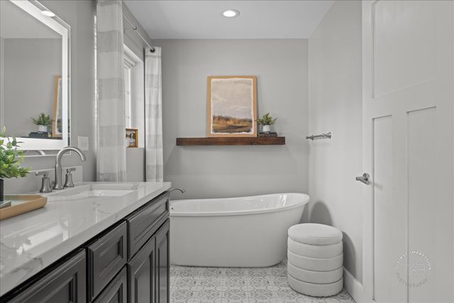 51 Burgess Road, Geneva, IL 60134