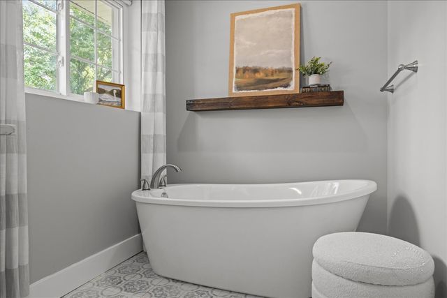 51 Burgess Road, Geneva, IL 60134