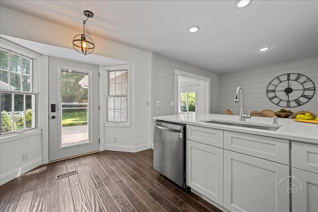 51 Burgess Road, Geneva, IL 60134