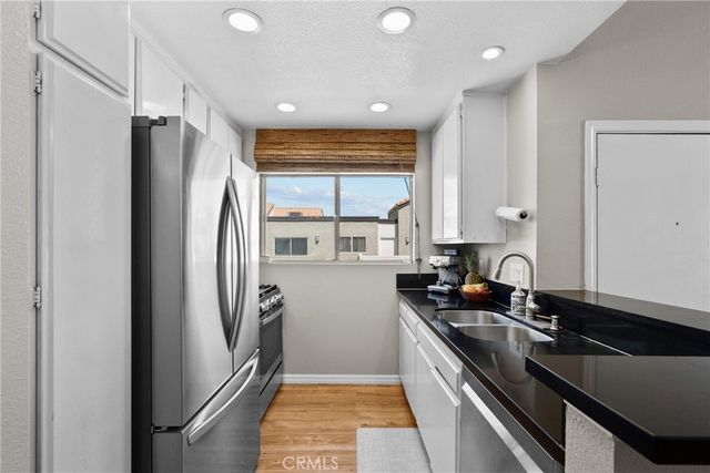 21200 Trumpet 205, Newhall, CA 91321