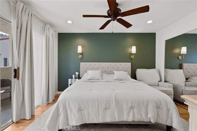 21200 Trumpet 205, Newhall, CA 91321