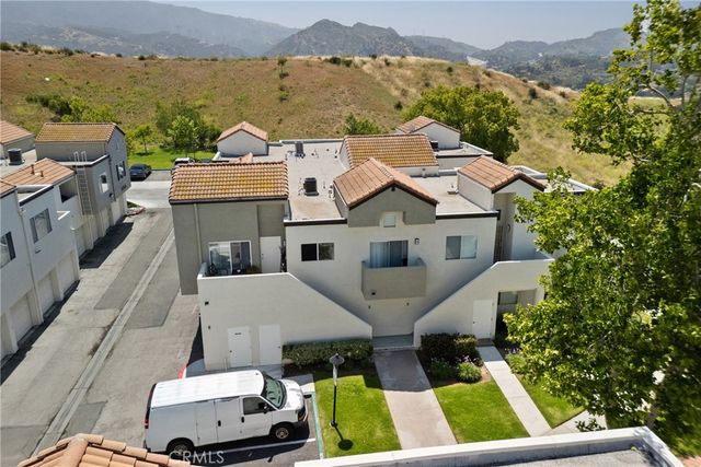 21200 Trumpet 205, Newhall, CA 91321