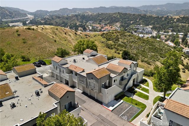 21200 Trumpet 205, Newhall, CA 91321
