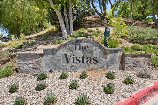 21200 Trumpet 205, Newhall, CA 91321