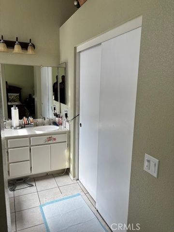 15597 Castellion, Fontana, CA 92337