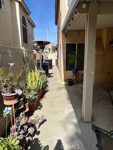 15597 Castellion, Fontana, CA 92337