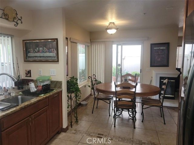 15597 Castellion, Fontana, CA 92337