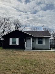 1213 S 31st Street, Beverly Hills, TX 76711