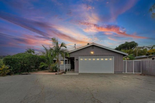 267 Hannalei Dr, Vista, CA 92083