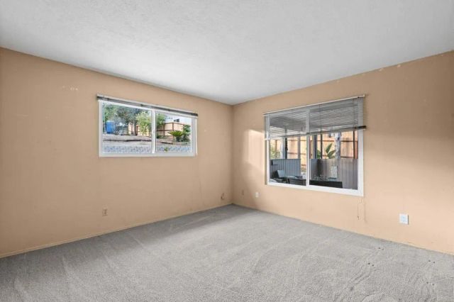 267 Hannalei Dr, Vista, CA 92083
