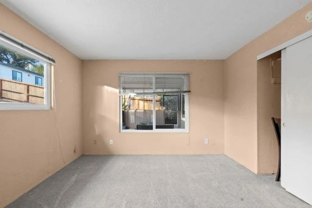 267 Hannalei Dr, Vista, CA 92083