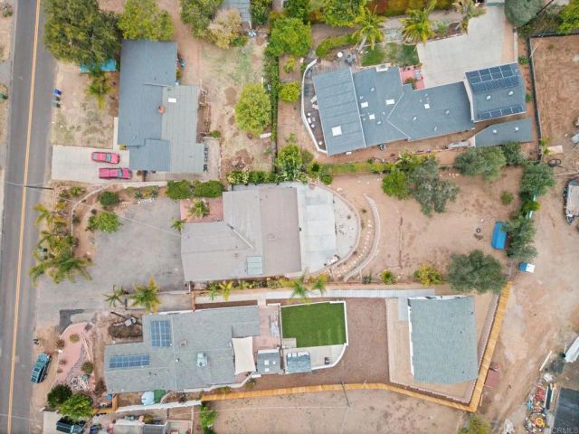 267 Hannalei Dr, Vista, CA 92083