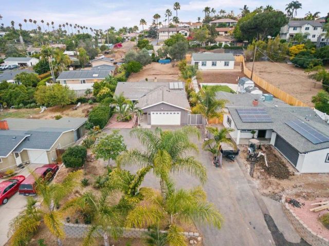 267 Hannalei Dr, Vista, CA 92083