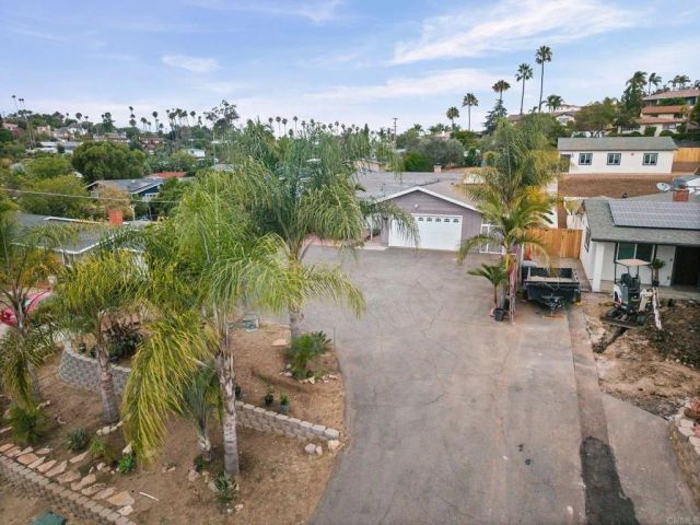 267 Hannalei Dr, Vista, CA 92083