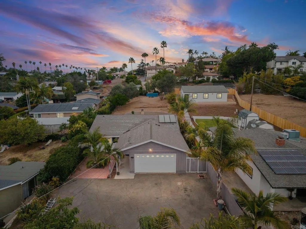 267 Hannalei Dr, Vista, CA 92083