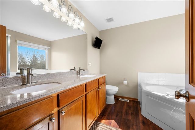 2518 Imgrund Road, North Aurora, IL 60542