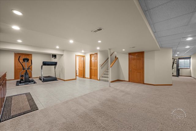 2518 Imgrund Road, North Aurora, IL 60542