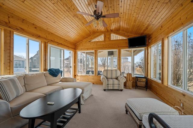 2518 Imgrund Road, North Aurora, IL 60542