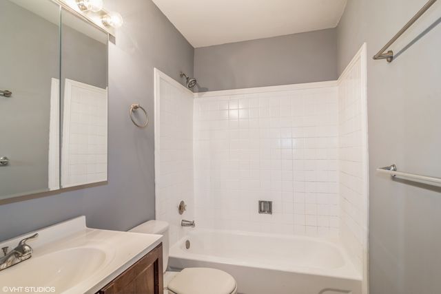 101 SPRINGHILL Drive, Bolingbrook, IL 60440