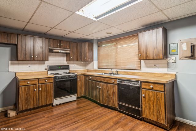 101 SPRINGHILL Drive, Bolingbrook, IL 60440