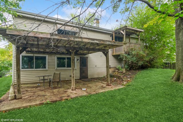 101 SPRINGHILL Drive, Bolingbrook, IL 60440