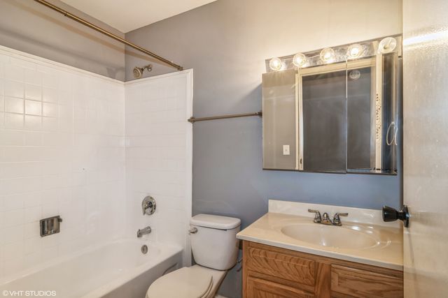 101 SPRINGHILL Drive, Bolingbrook, IL 60440