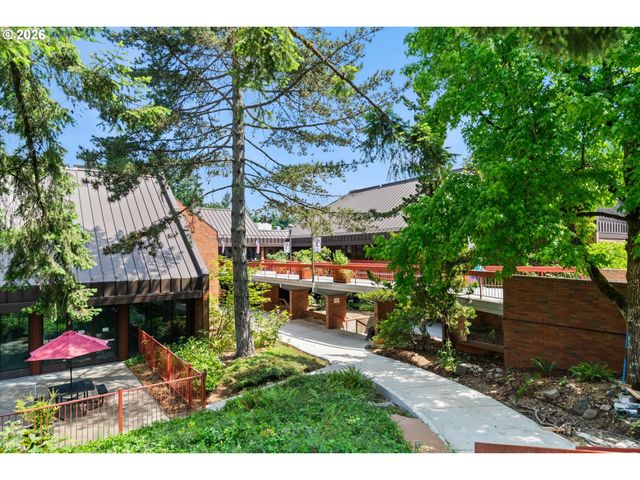 313 CERVANTES, Lake Oswego, OR 97035
