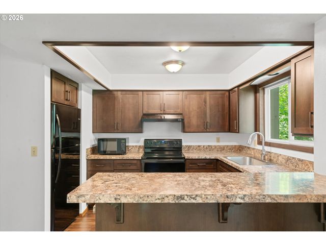 313 CERVANTES, Lake Oswego, OR 97035