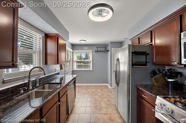 3615 Rockingham Road, Royal Oak, MI 48073
