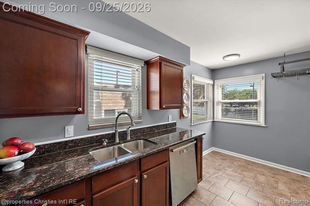 3615 Rockingham Road, Royal Oak, MI 48073