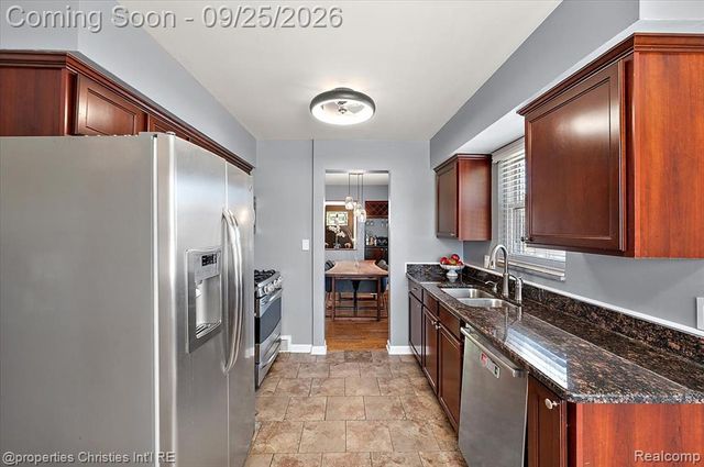 3615 Rockingham Road, Royal Oak, MI 48073