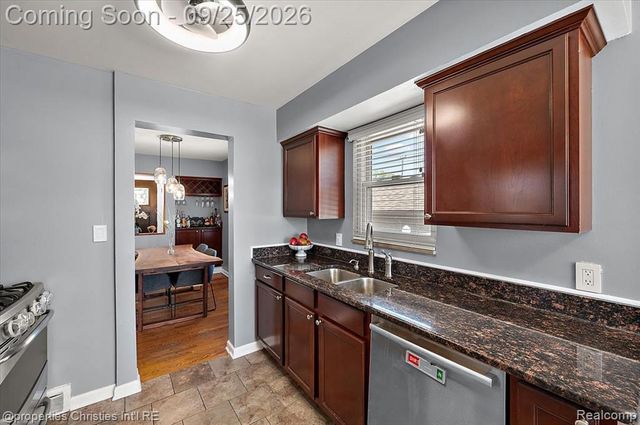3615 Rockingham Road, Royal Oak, MI 48073