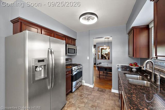 3615 Rockingham Road, Royal Oak, MI 48073