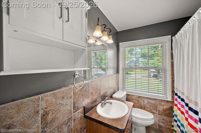 3615 Rockingham Road, Royal Oak, MI 48073