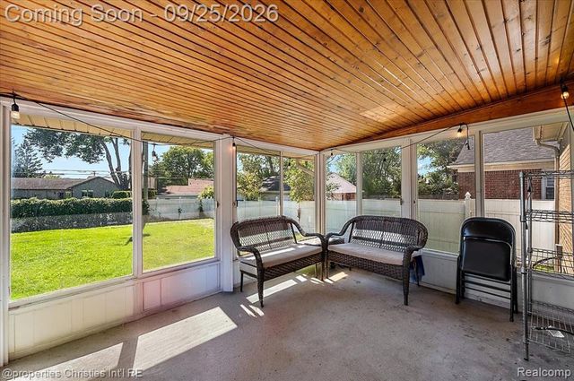 3615 Rockingham Road, Royal Oak, MI 48073
