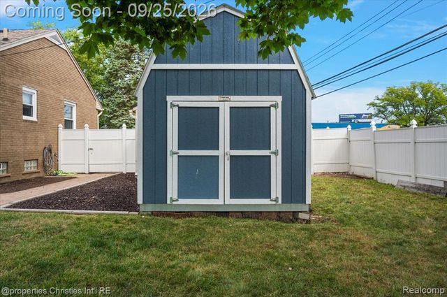 3615 Rockingham Road, Royal Oak, MI 48073