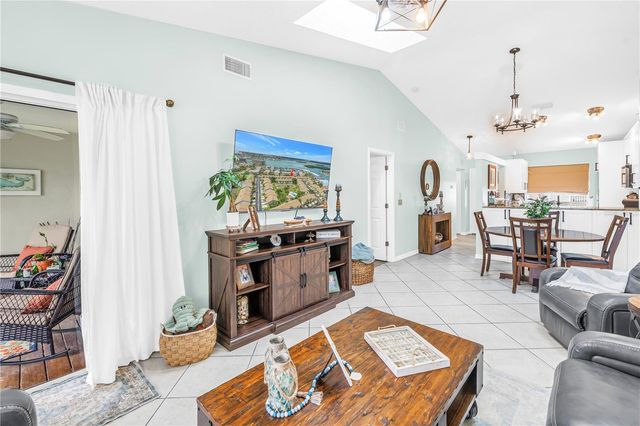 228 SUN VISTA COURT N 70, Treasure Island, FL 33706