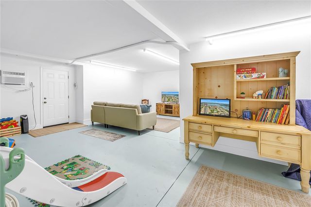 228 SUN VISTA COURT N 70, Treasure Island, FL 33706