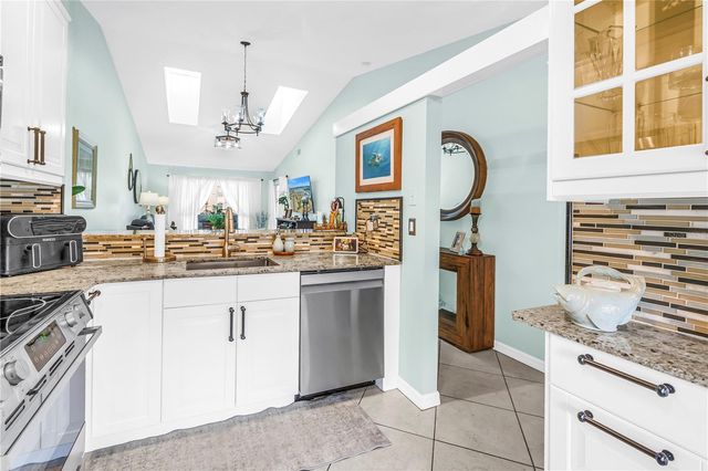 228 SUN VISTA COURT N 70, Treasure Island, FL 33706