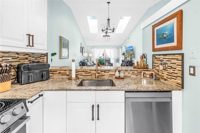 228 SUN VISTA COURT N 70, Treasure Island, FL 33706