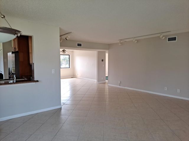 5500 Fairway Park Drive 204, Boynton Beach, FL 33437