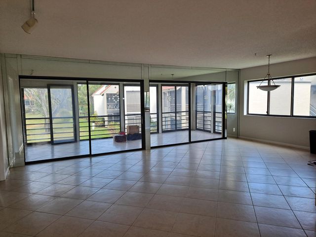 5500 Fairway Park Drive 204, Boynton Beach, FL 33437