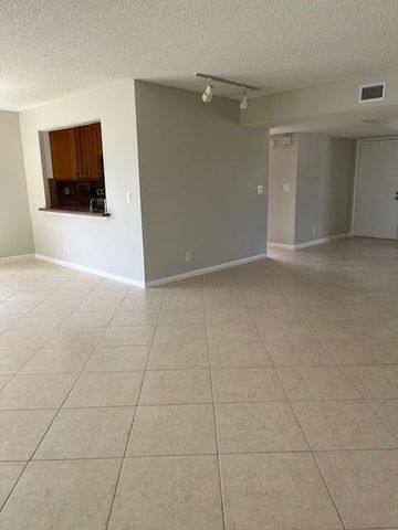 5500 Fairway Park Drive 204, Boynton Beach, FL 33437