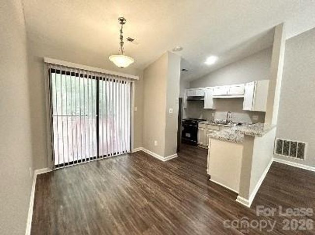 6530 Pineburr Road, Charlotte, NC 28211