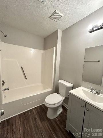 6530 Pineburr Road, Charlotte, NC 28211