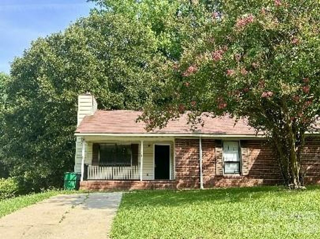 6530 Pineburr Road, Charlotte, NC 28211