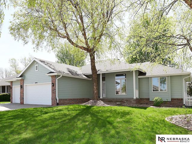 20911 Hampton Circle, Gretna, NE 68028