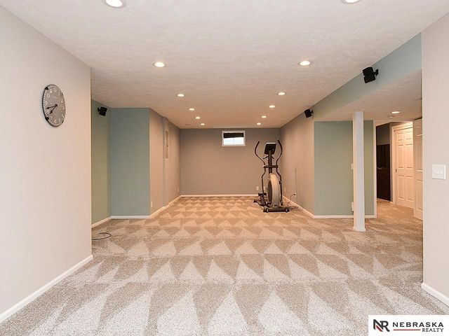 20911 Hampton Circle, Gretna, NE 68028