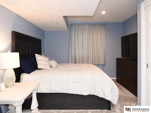 20911 Hampton Circle, Gretna, NE 68028